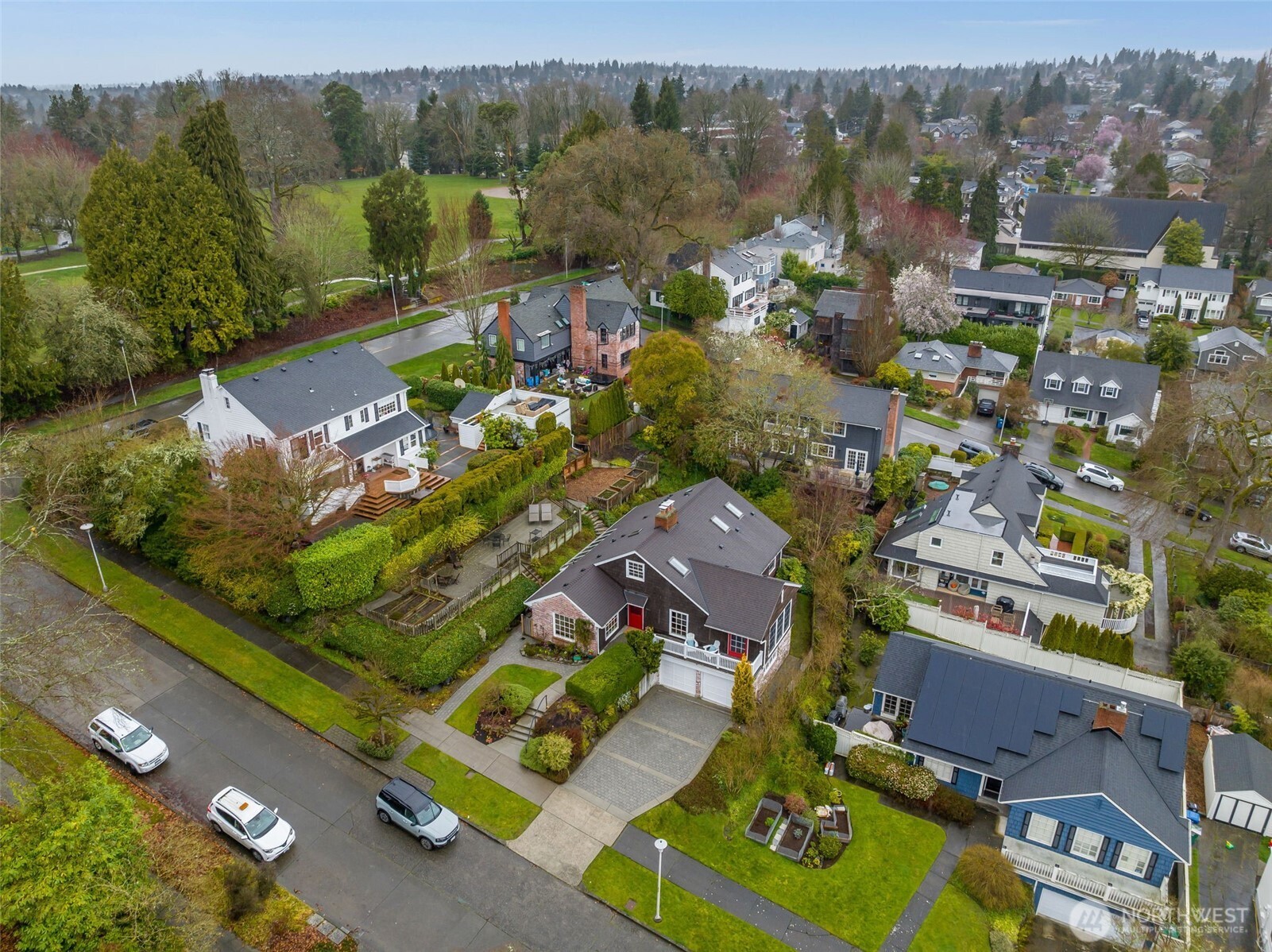 4812 NE 42nd Street , Seattle, WA 98105