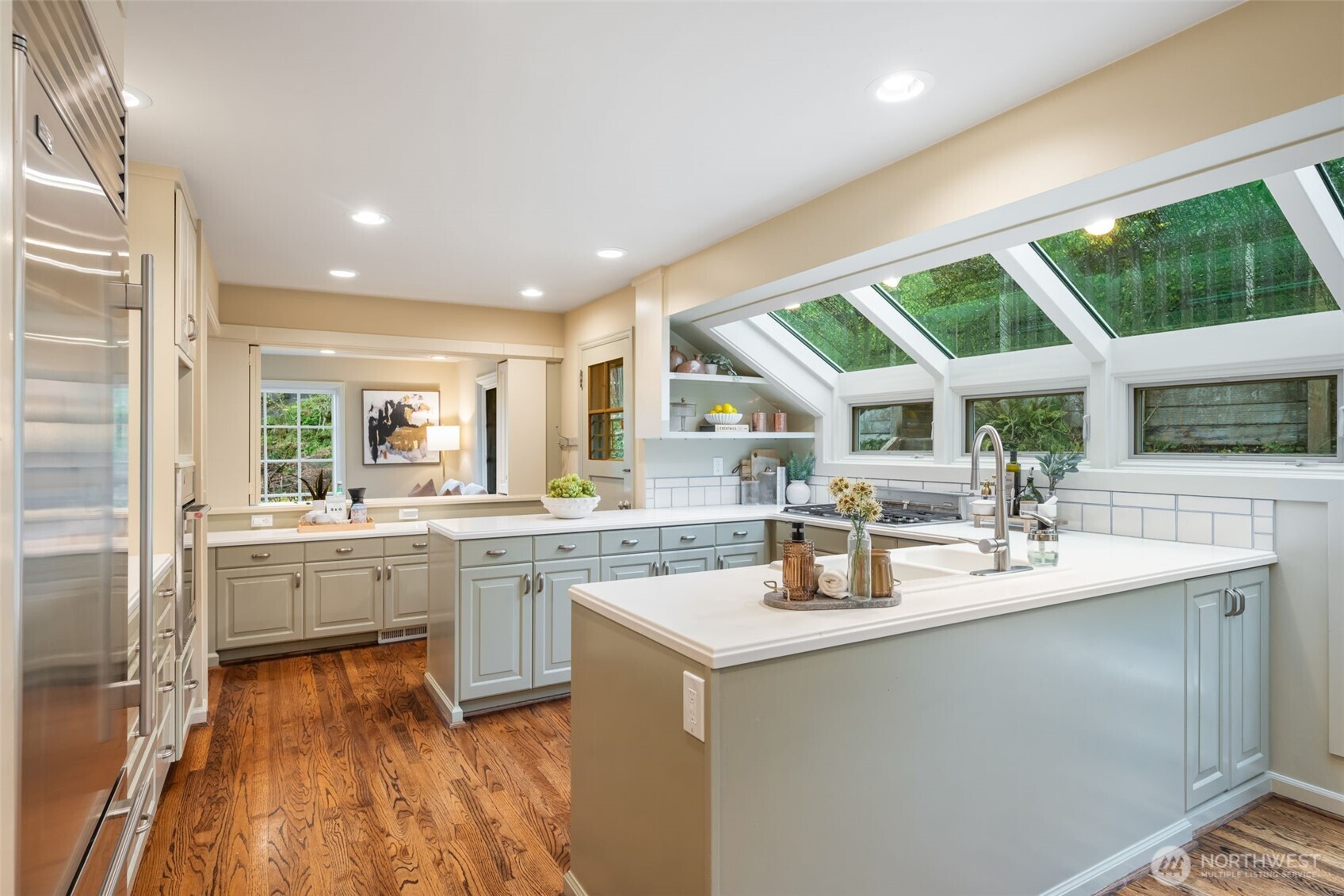 4812 NE 42nd Street , Seattle, WA 98105