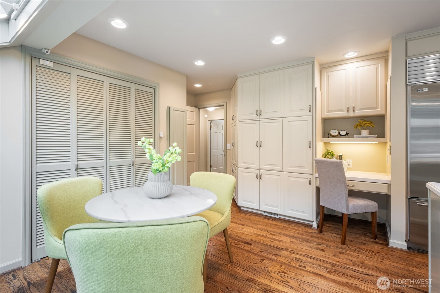 4812 NE 42nd Street , Seattle, WA 98105