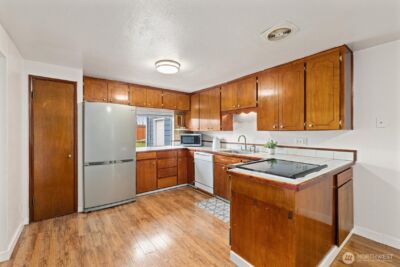 12067 Renton Avenue S, Seattle, WA 98178 - Photo 8