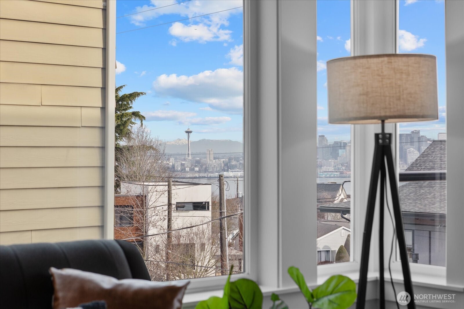 1512 California Avenue SW #302, Seattle, WA 98116-1661