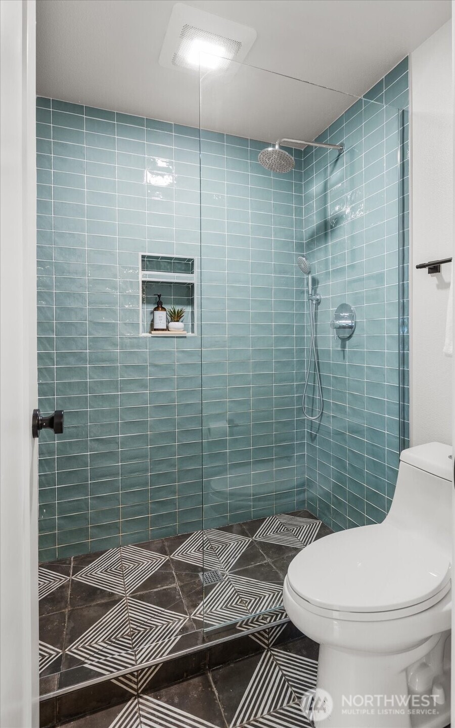 1512 California Avenue SW #302, Seattle, WA 98116-1661