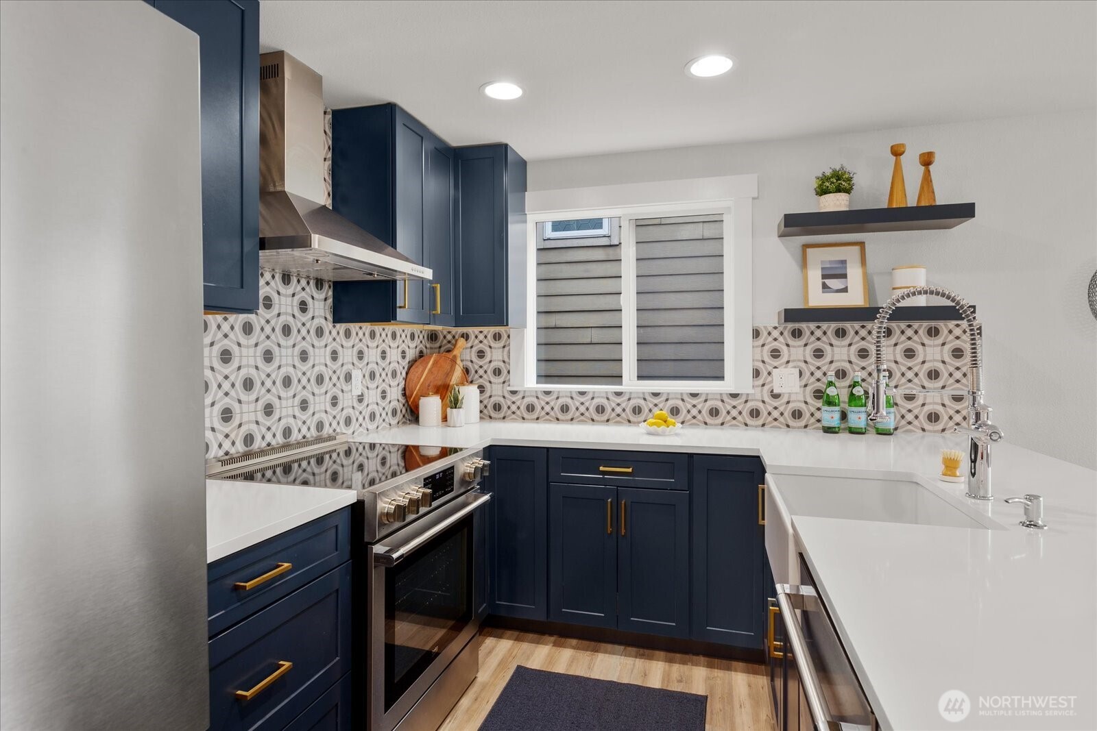 1512 California Avenue SW #302, Seattle, WA 98116-1661