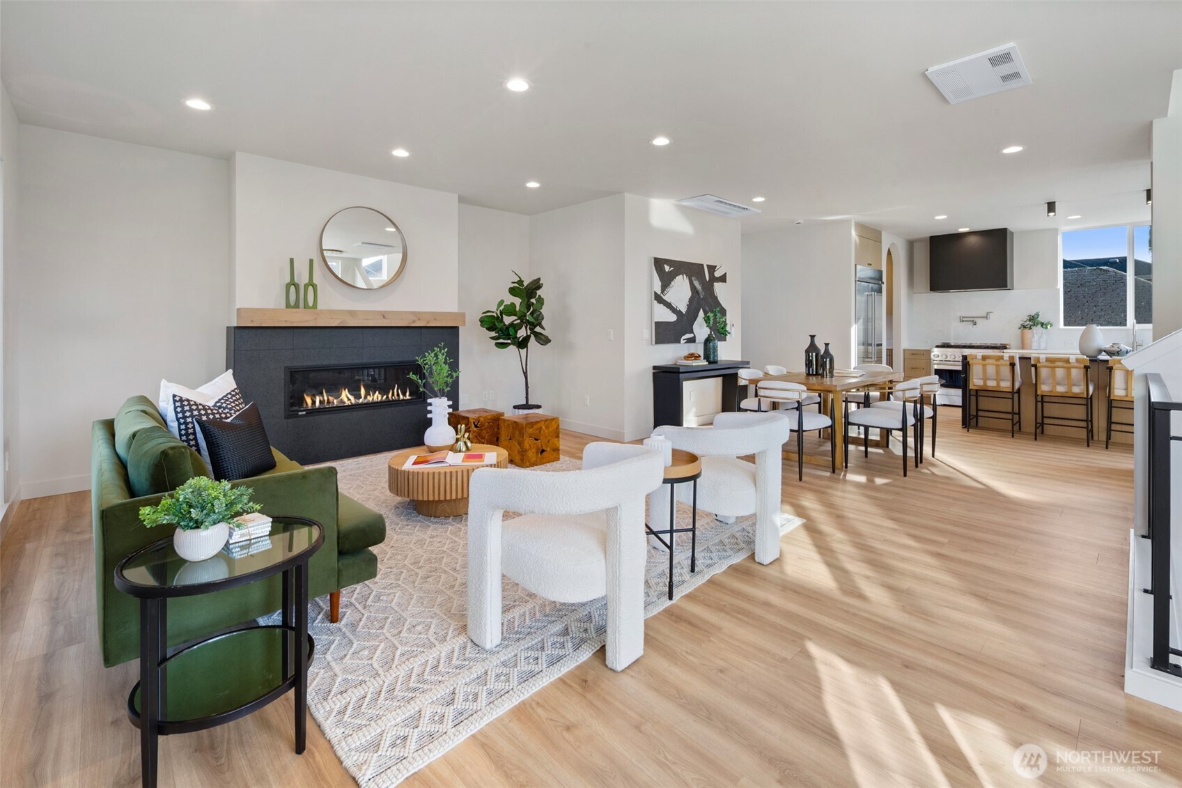 4136 Eastern Avenue N, Seattle, WA 98103