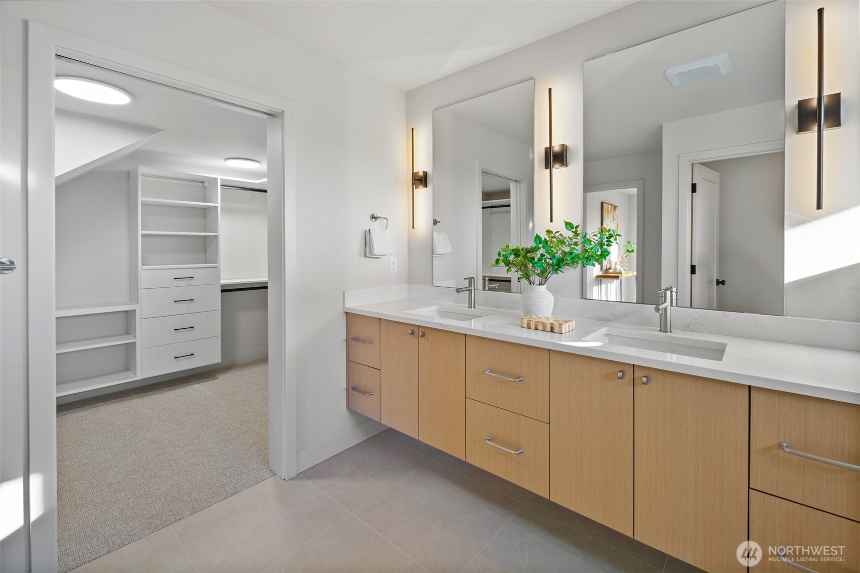 4136 Eastern Avenue N, Seattle, WA 98103