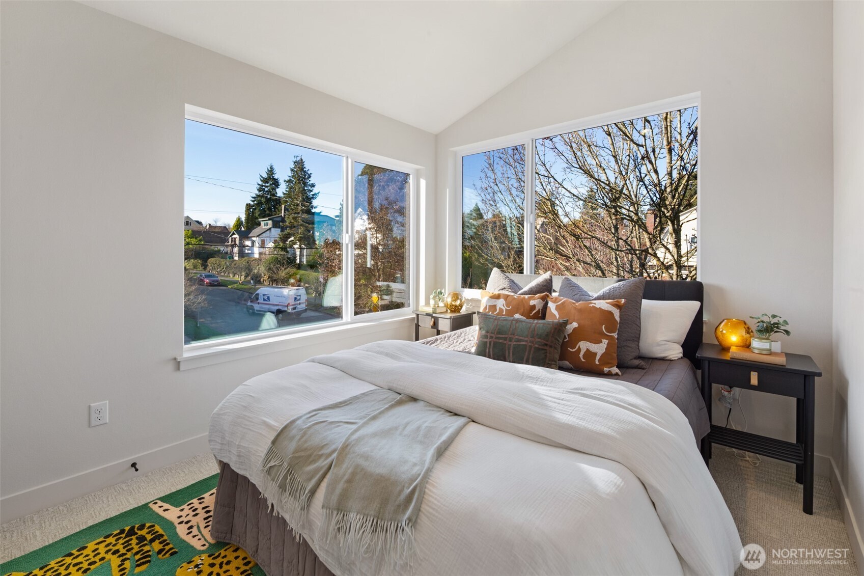 4136 Eastern Avenue N, Seattle, WA 98103