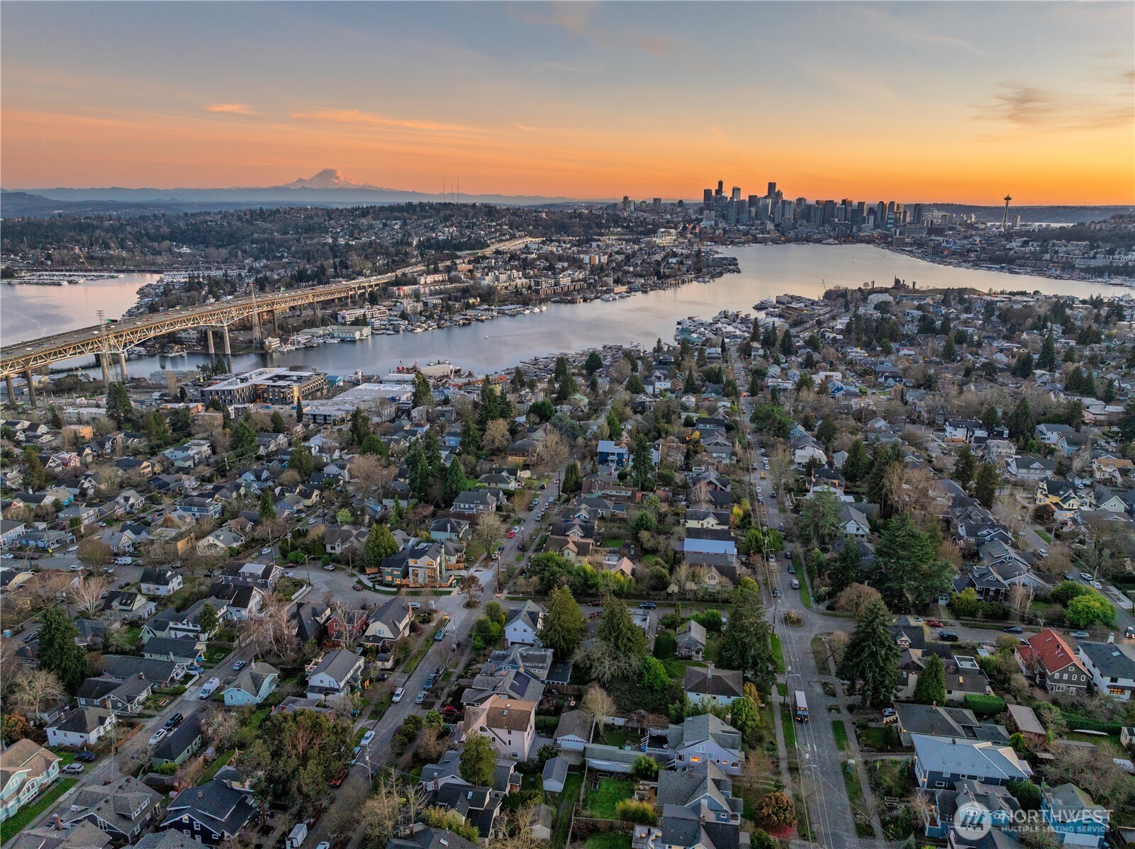 4136 Eastern Avenue N, Seattle, WA 98103