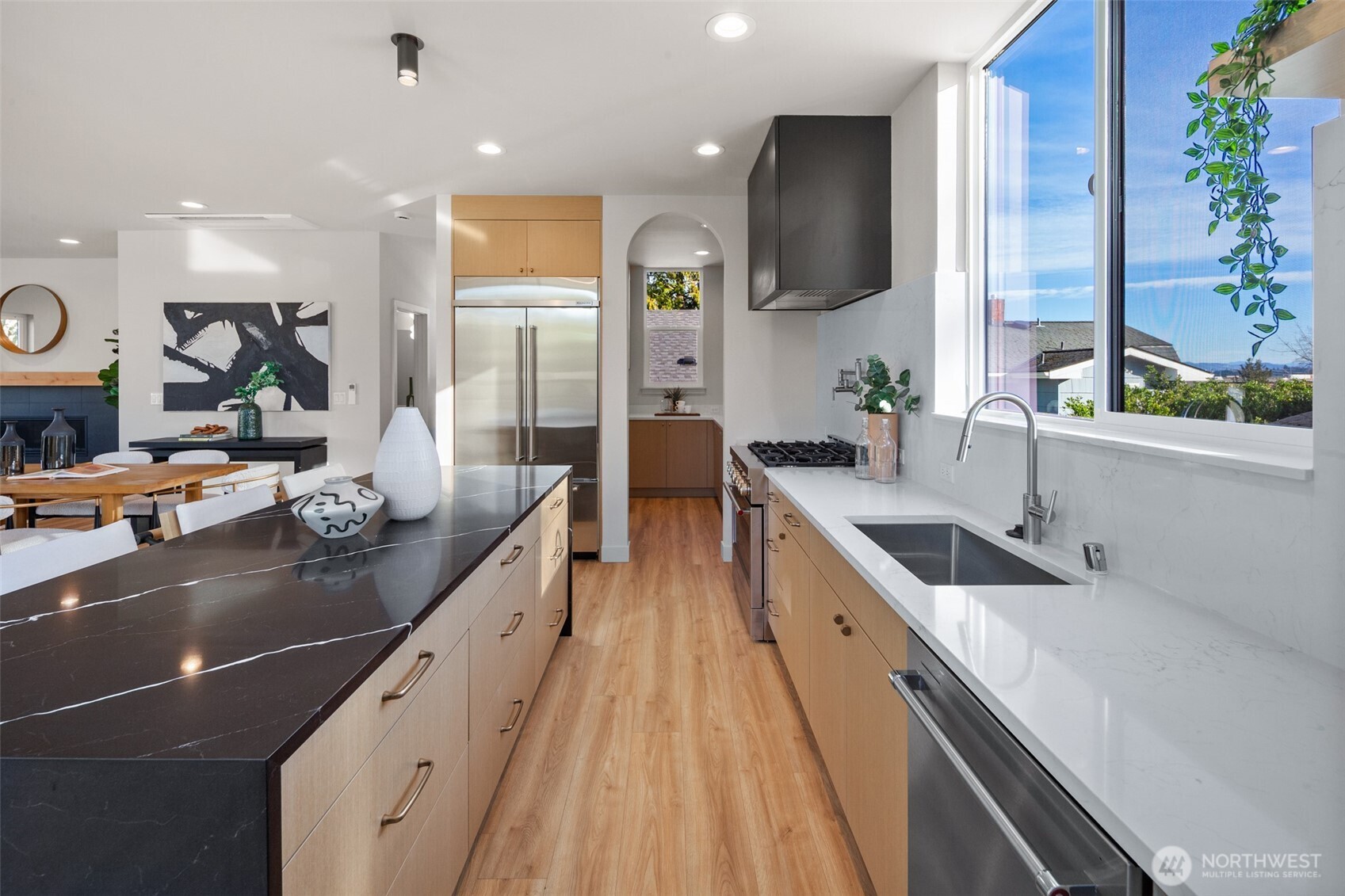 4136 Eastern Avenue N, Seattle, WA 98103