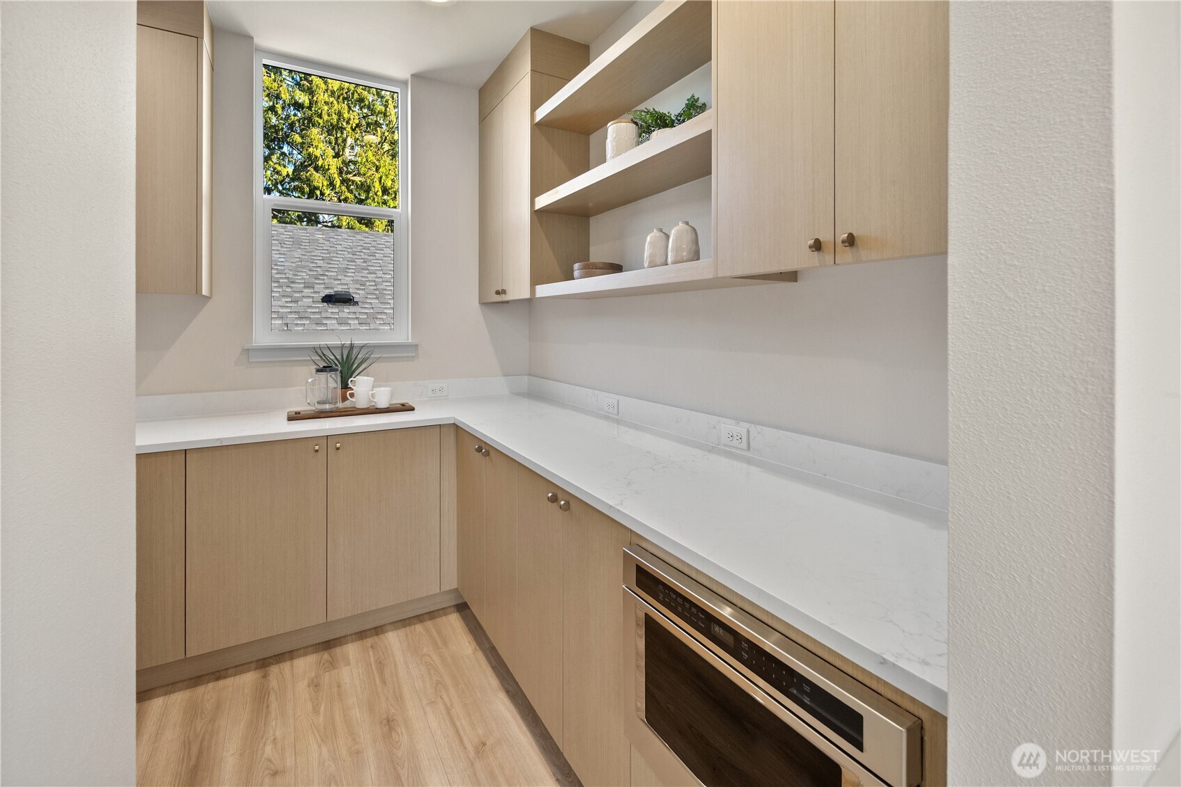 4136 Eastern Avenue N, Seattle, WA 98103