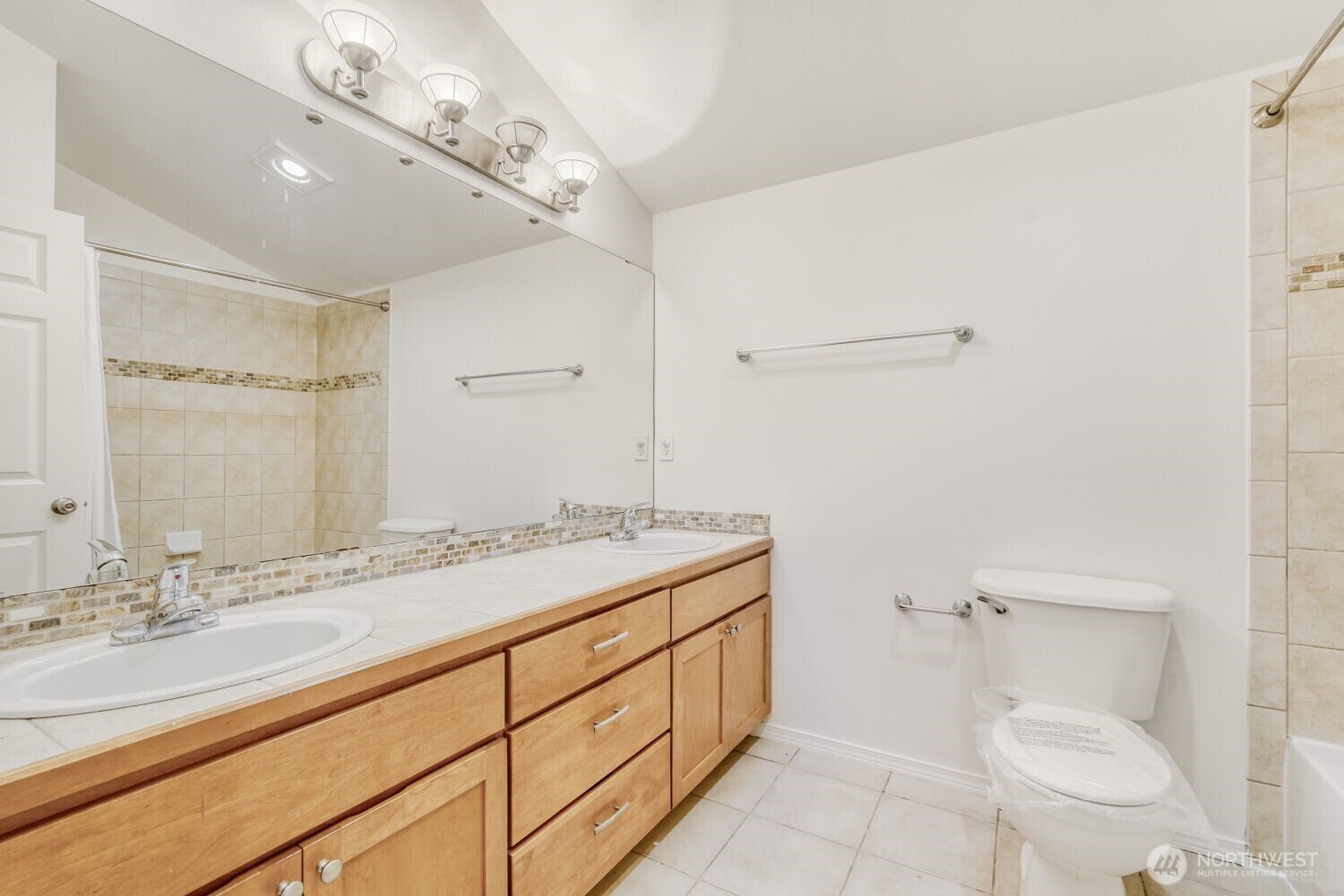 12323 10th Place NE #C, Seattle, WA 98125