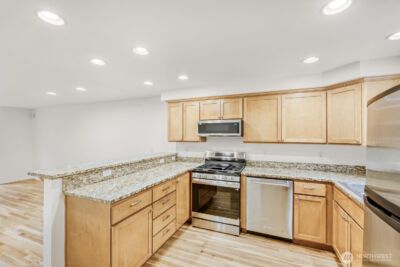 12323 10th Place NE #C, Seattle, WA 98125 - Photo 2