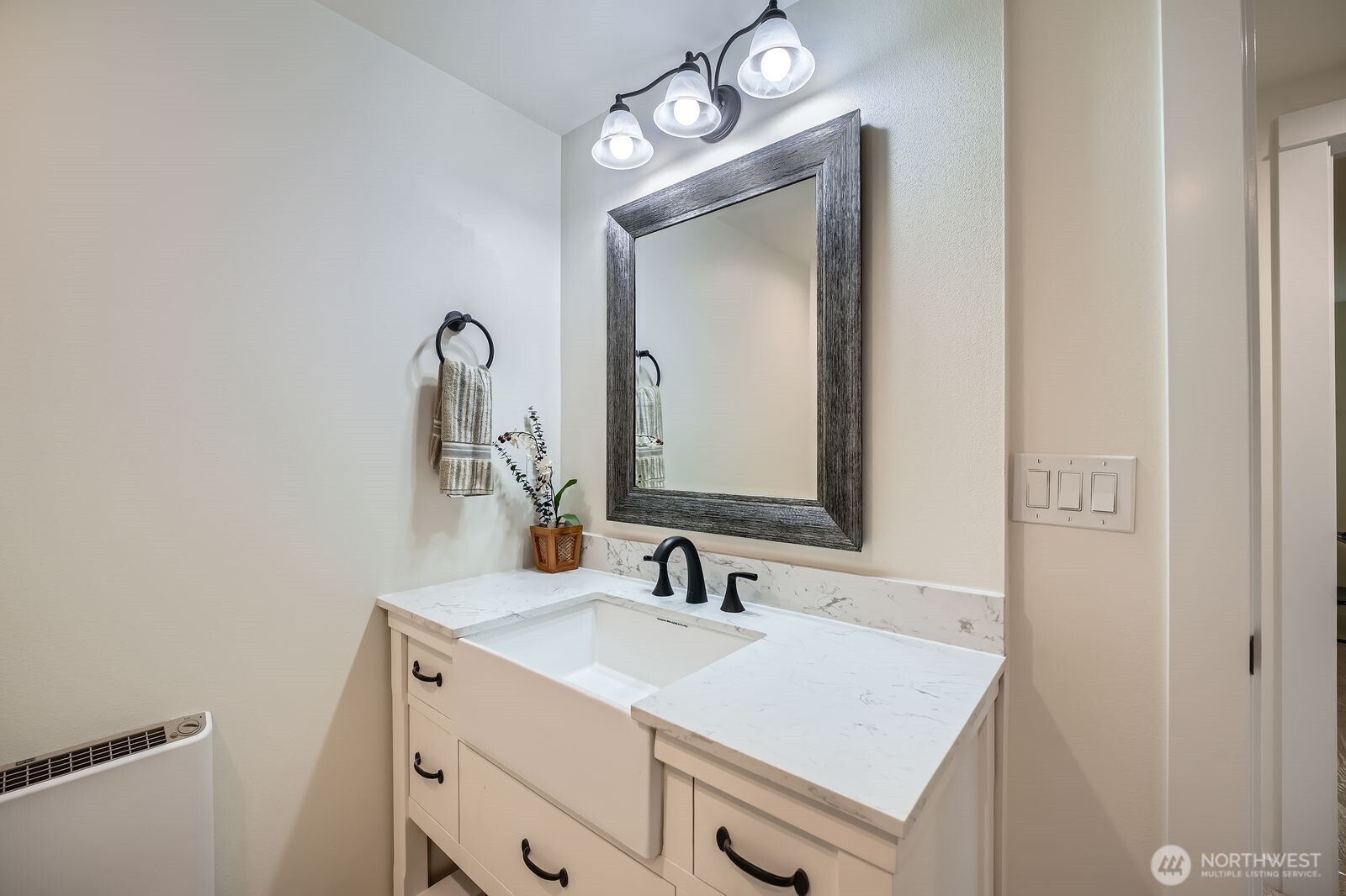 5930 18th Avenue S, Seattle, WA 98108