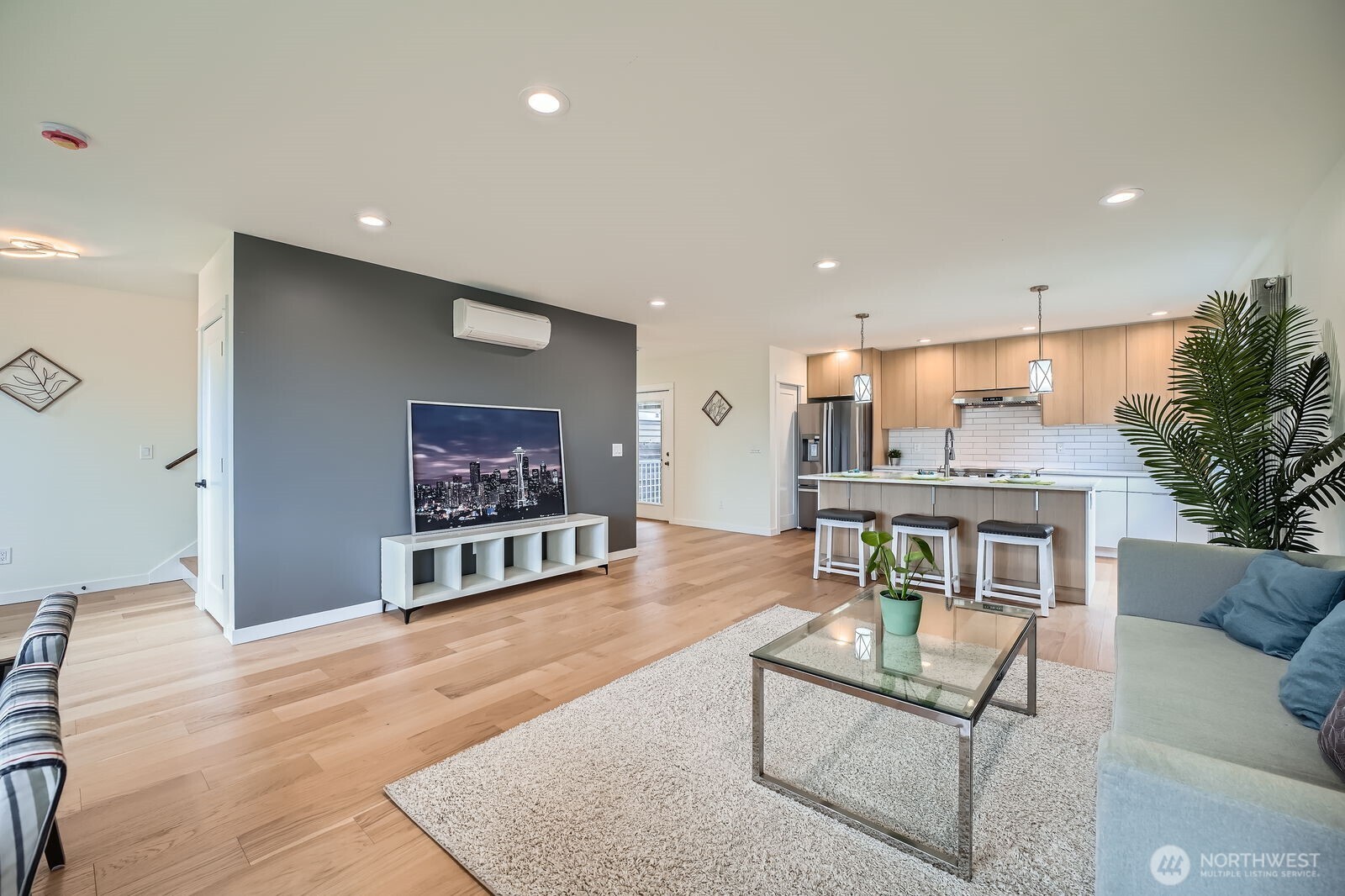 5930 18th Avenue S, Seattle, WA 98108