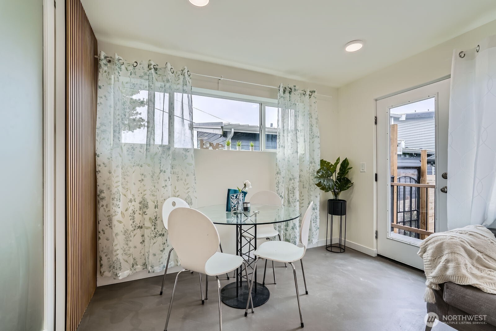 5928 18th Avenue S, Seattle, WA 98108