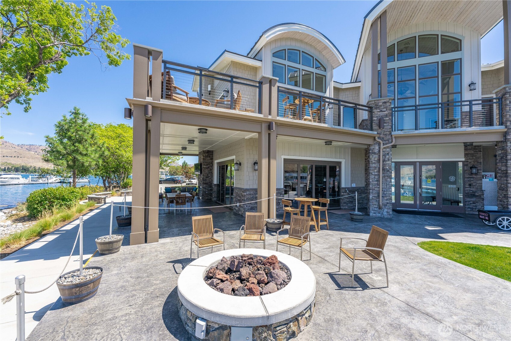 1350 W Woodin Avenue #CDE1&2, Chelan, WA 98816