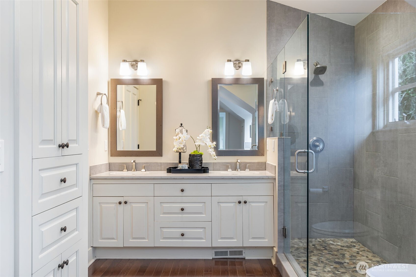 7626 NE 8th Street , Medina, WA 98039