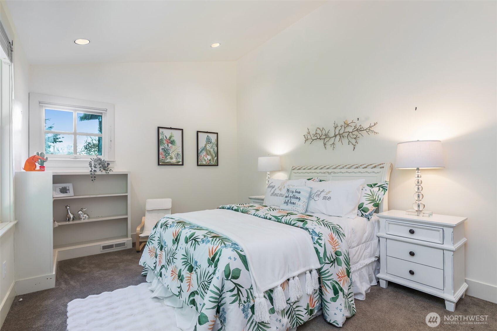 7626 NE 8th Street , Medina, WA 98039