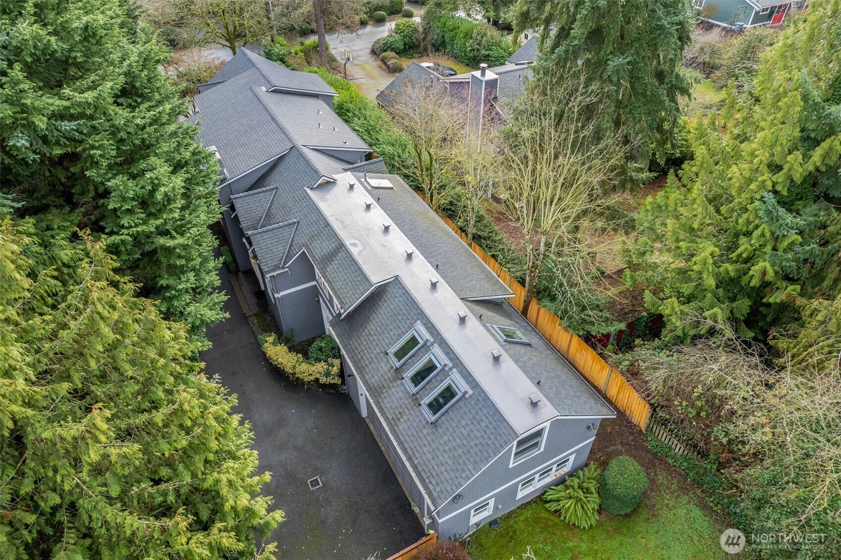 7626 NE 8th Street , Medina, WA 98039