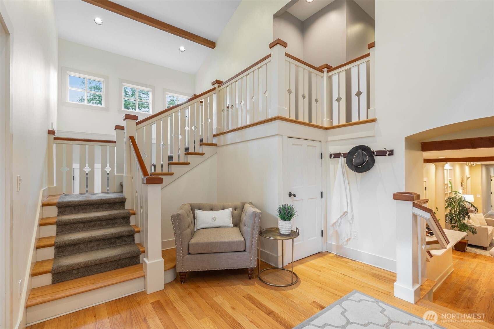 7626 NE 8th Street , Medina, WA 98039