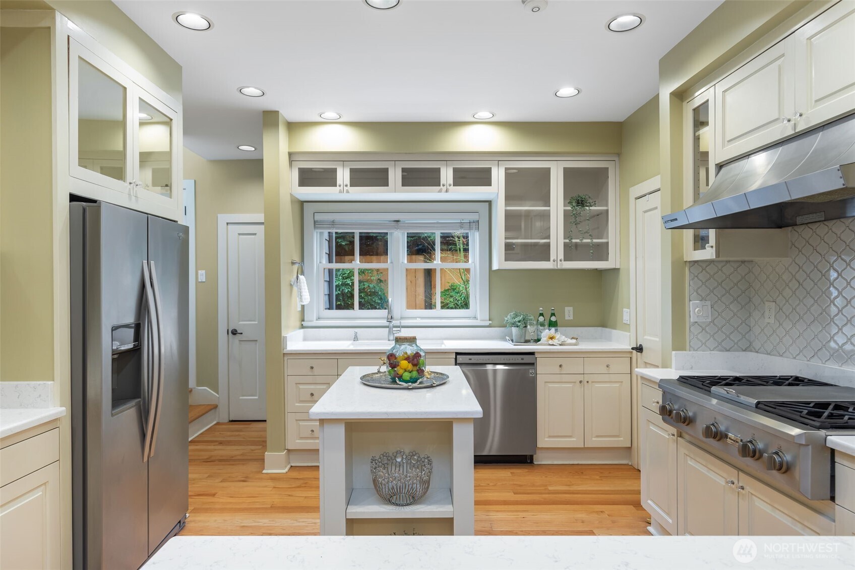 7626 NE 8th Street , Medina, WA 98039