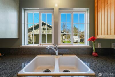 22 NW B Street , College Place, WA 99324 - Photo 5