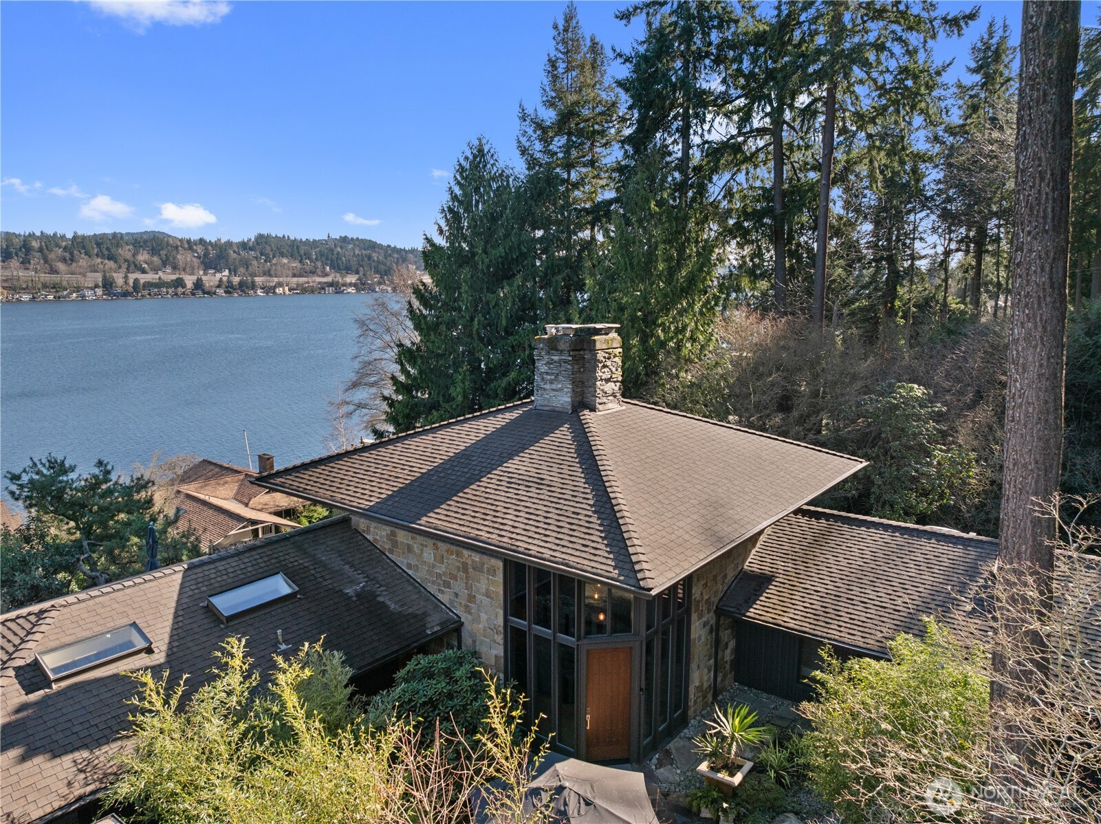 5425 96th Avenue SE, Mercer Island, WA 98040