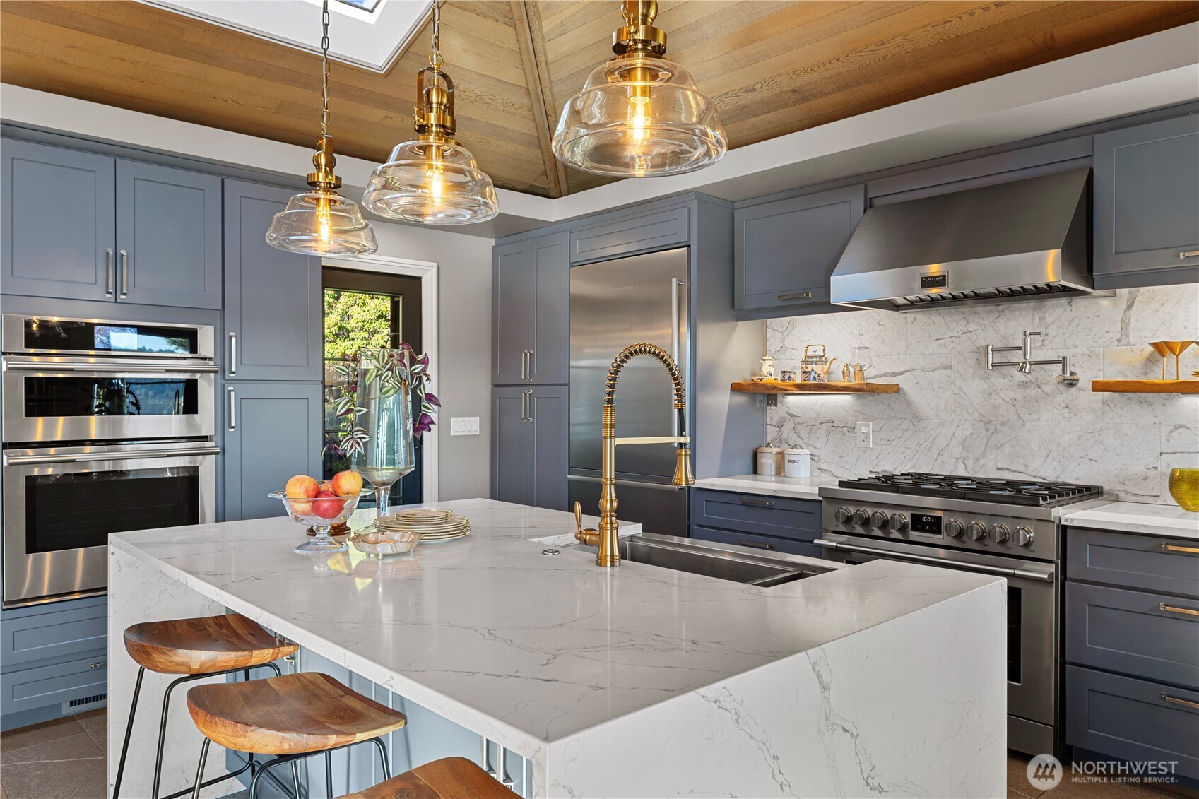 5425 96th Avenue SE, Mercer Island, WA 98040