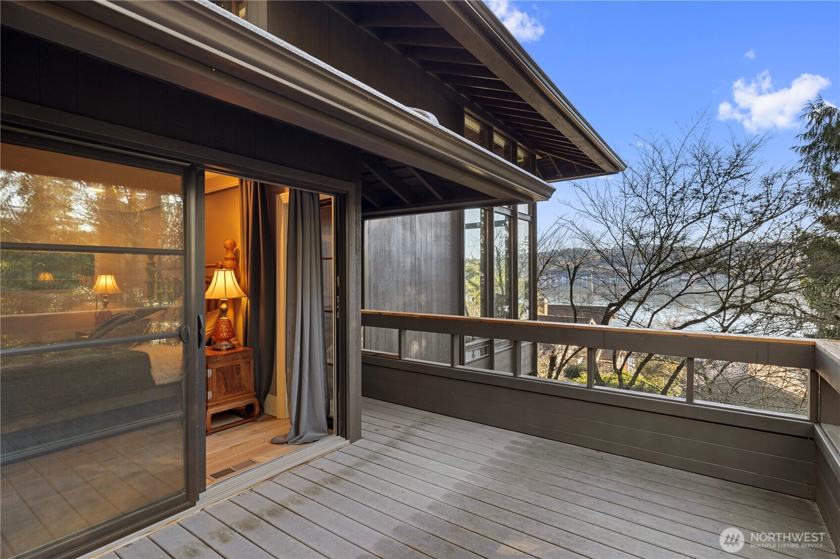 5425 96th Avenue SE, Mercer Island, WA 98040