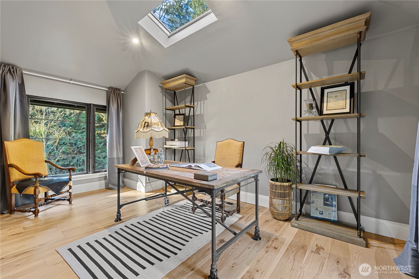 5425 96th Avenue SE, Mercer Island, WA 98040