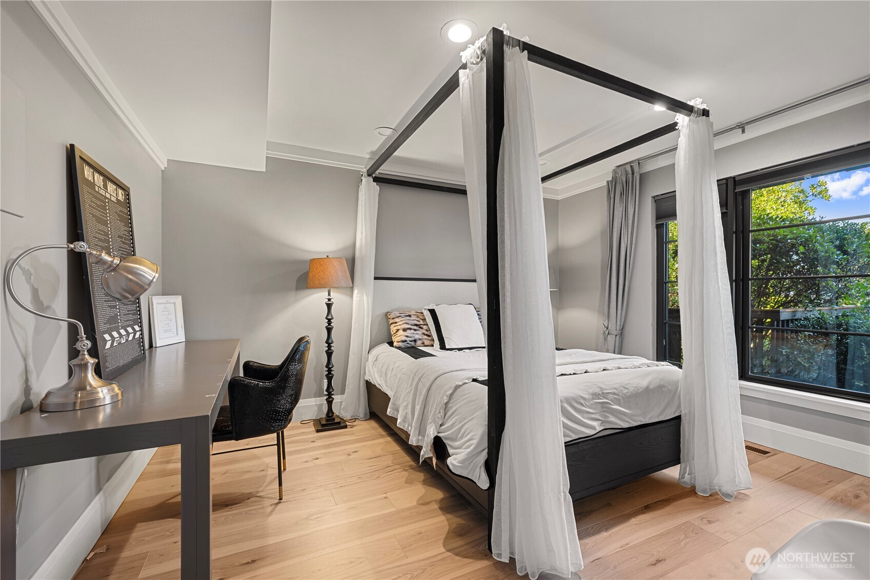 5425 96th Avenue SE, Mercer Island, WA 98040