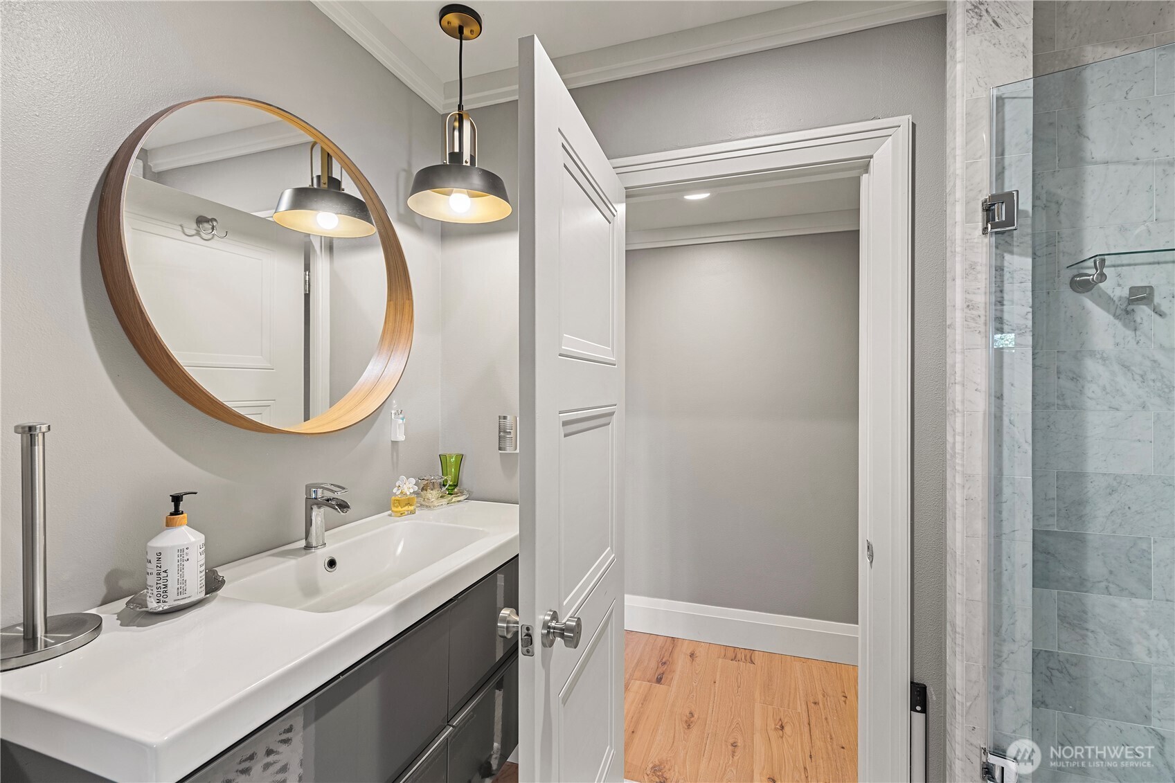 5425 96th Avenue SE, Mercer Island, WA 98040