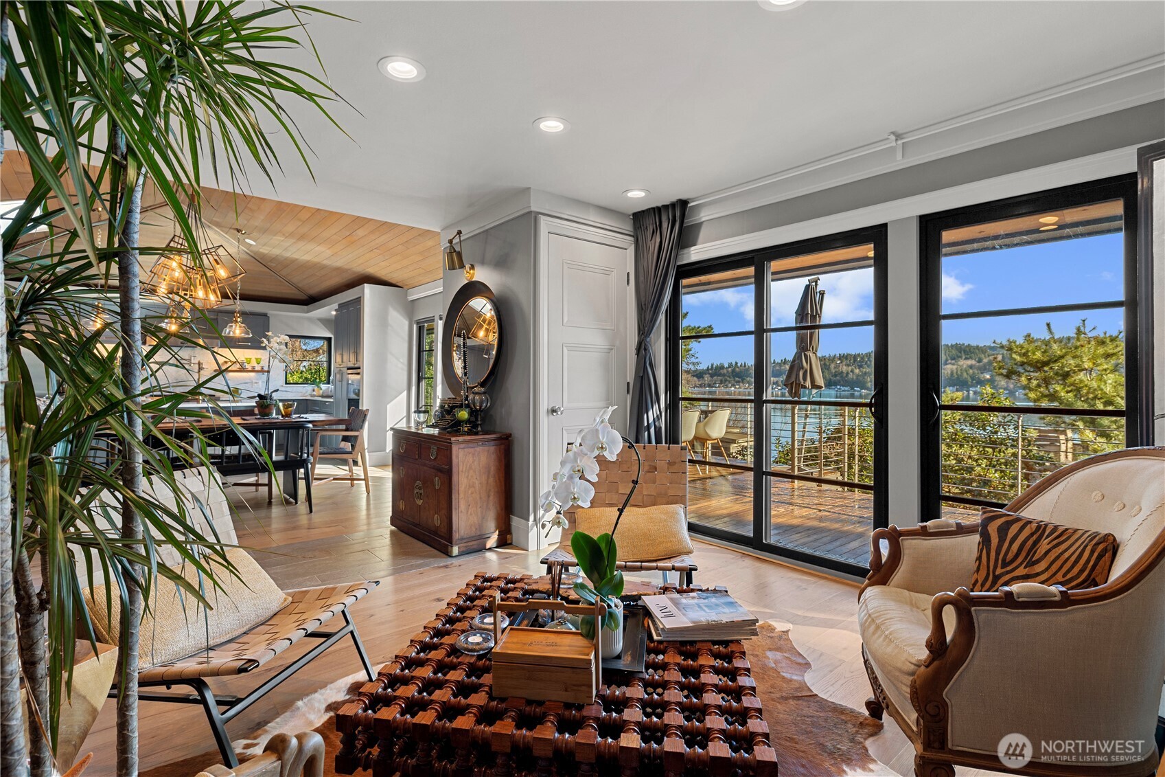 5425 96th Avenue SE, Mercer Island, WA 98040