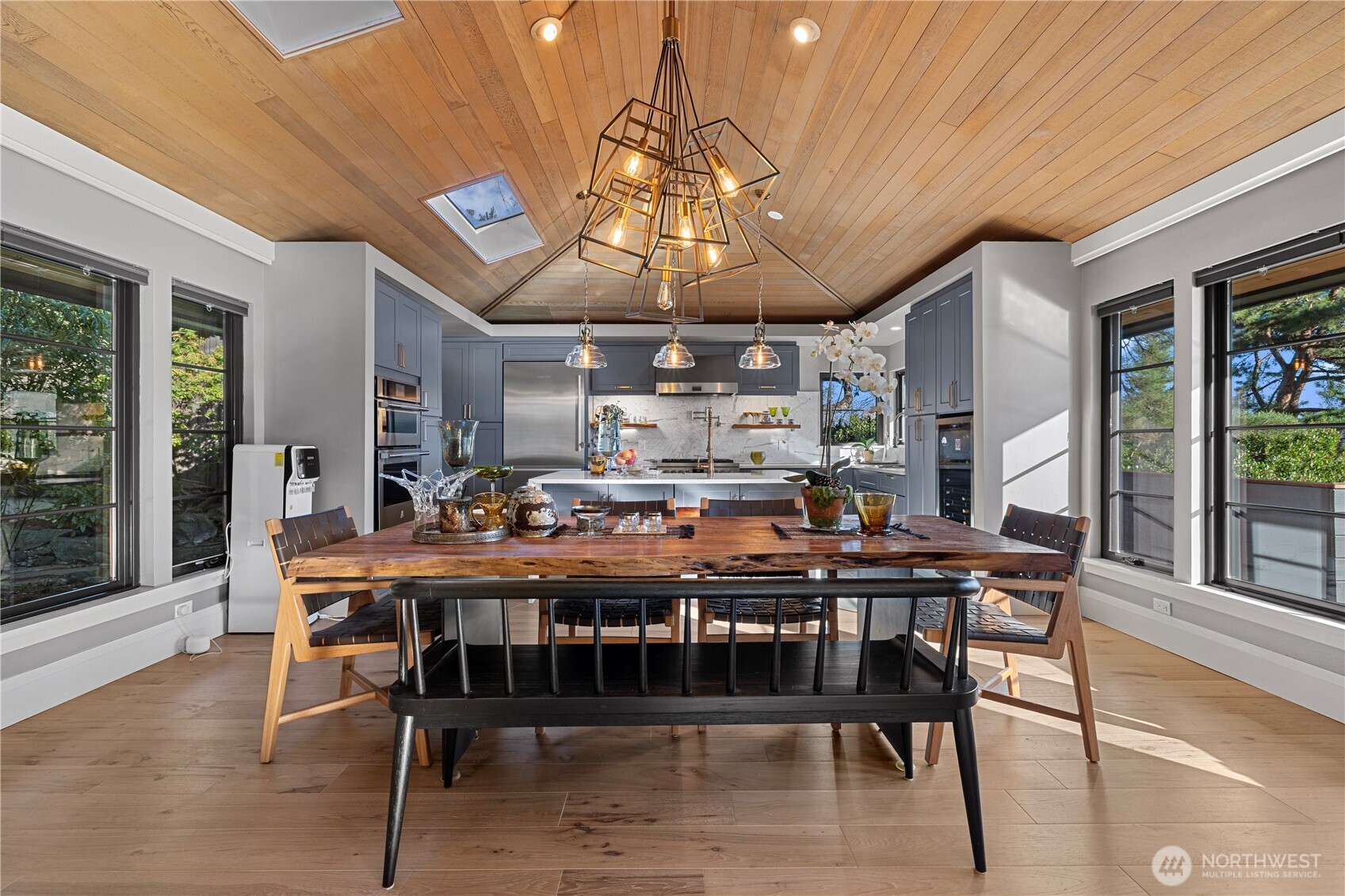 5425 96th Avenue SE, Mercer Island, WA 98040