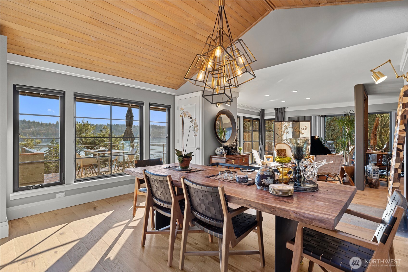 5425 96th Avenue SE, Mercer Island, WA 98040