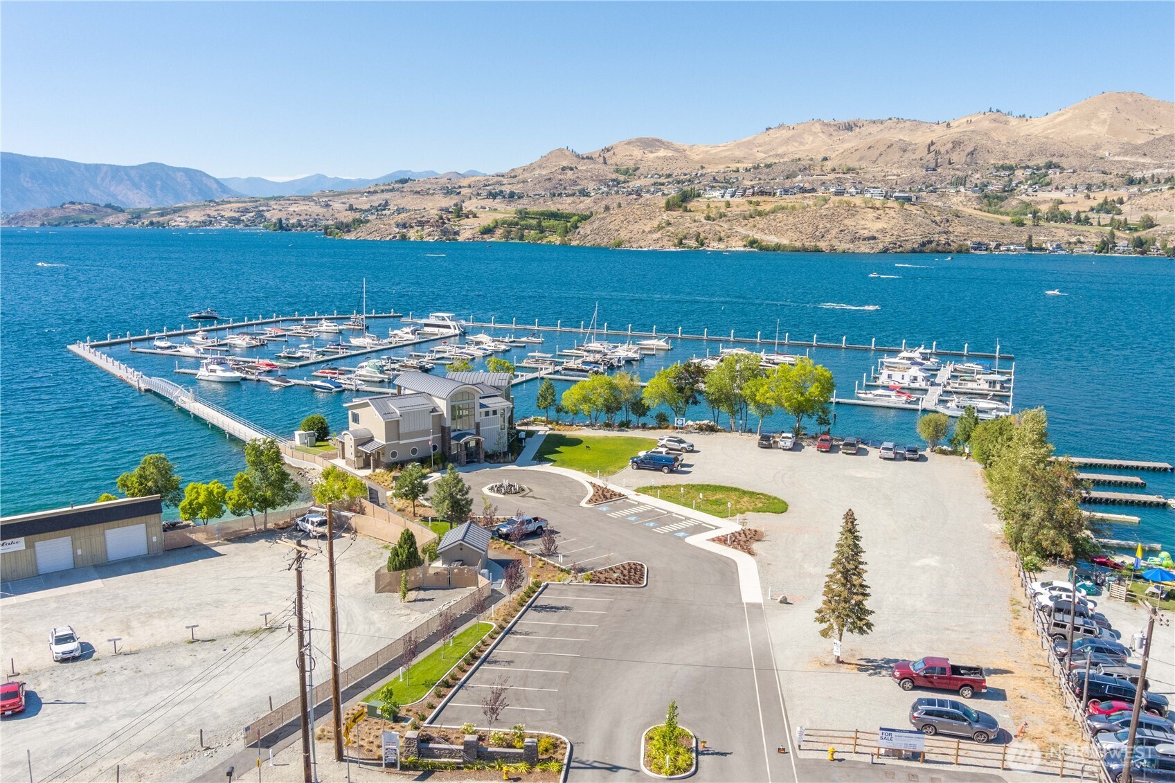 1350 W Woodin Avenue #CDE1, Chelan, WA 98816