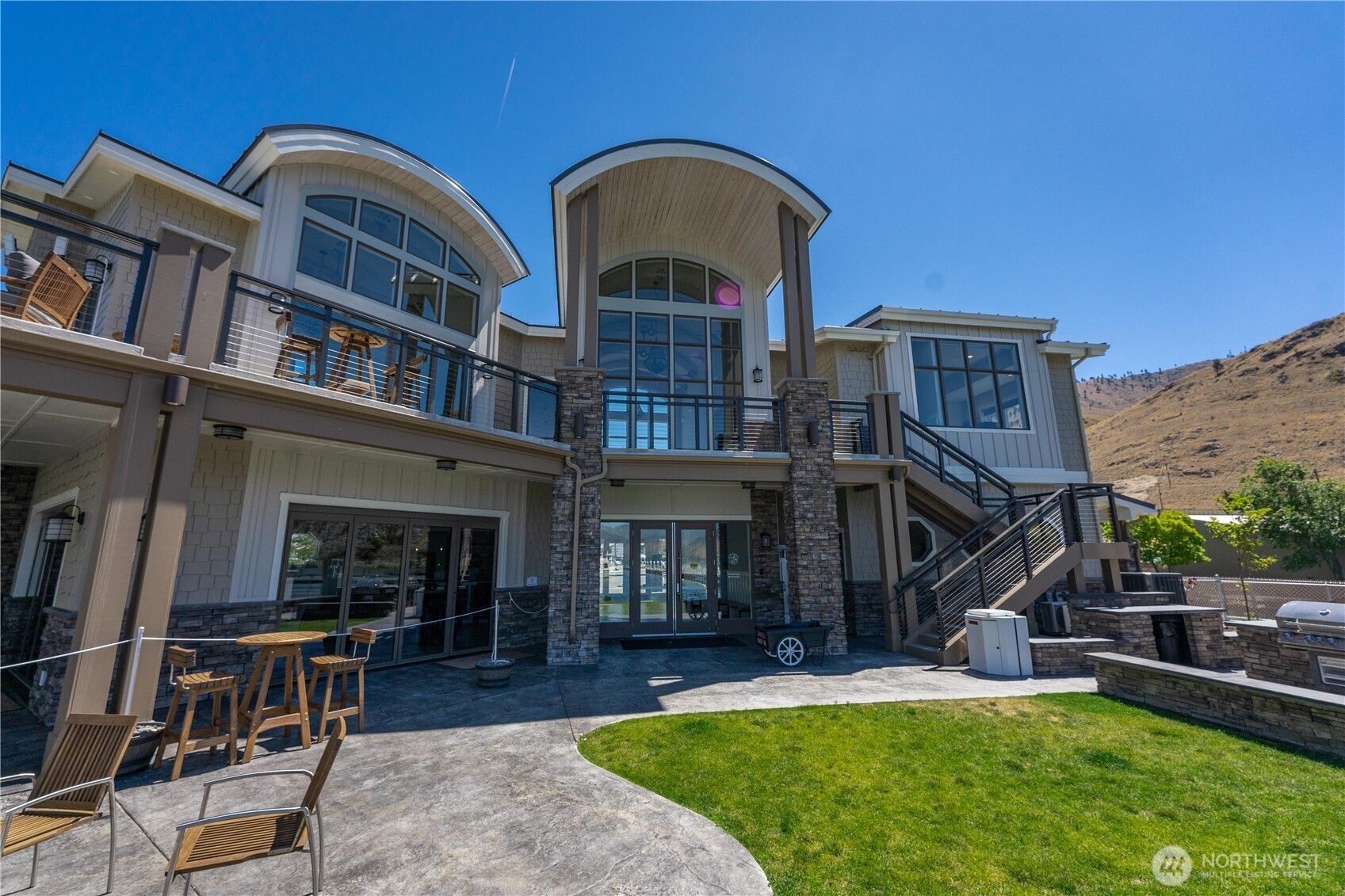 1350 W Woodin Avenue #CDE1, Chelan, WA 98816