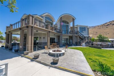 1350 W Woodin Avenue #CDE2, Chelan, WA 98816 - Photo 2