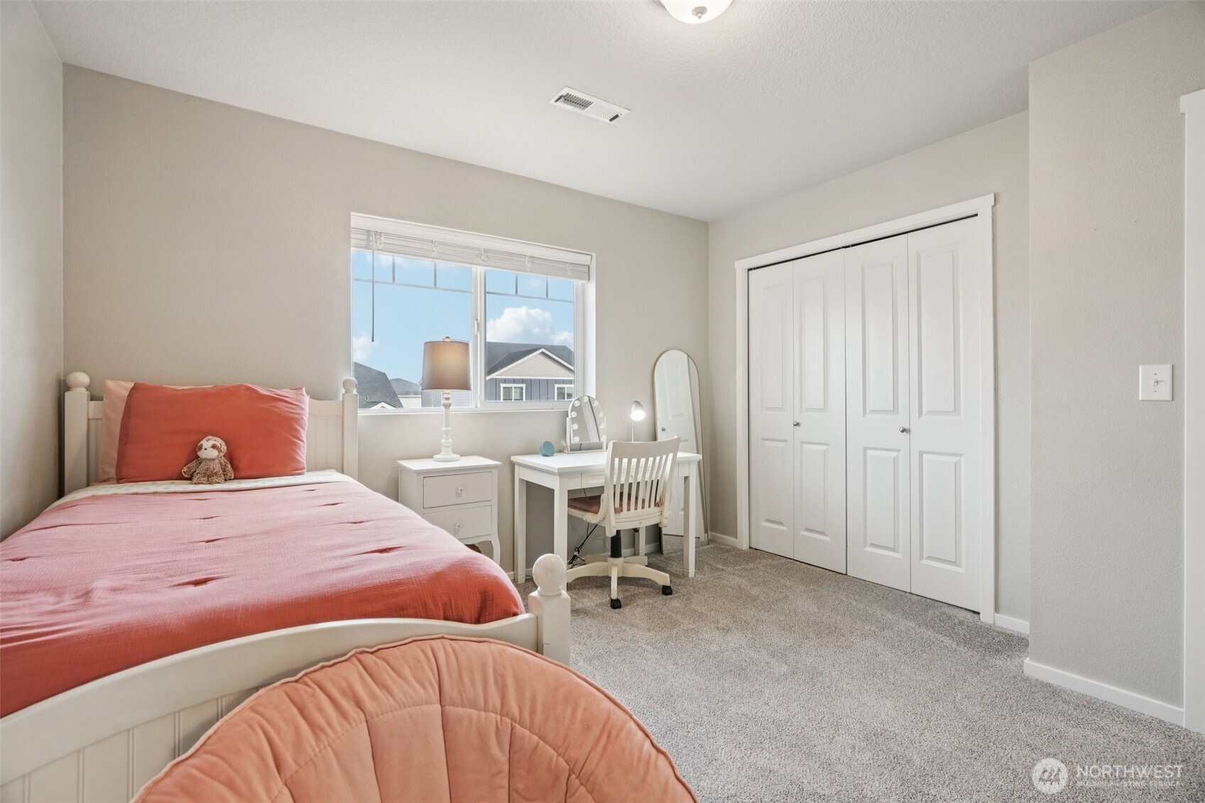 1712 NE Pioneer Lane , Camas, WA 98607