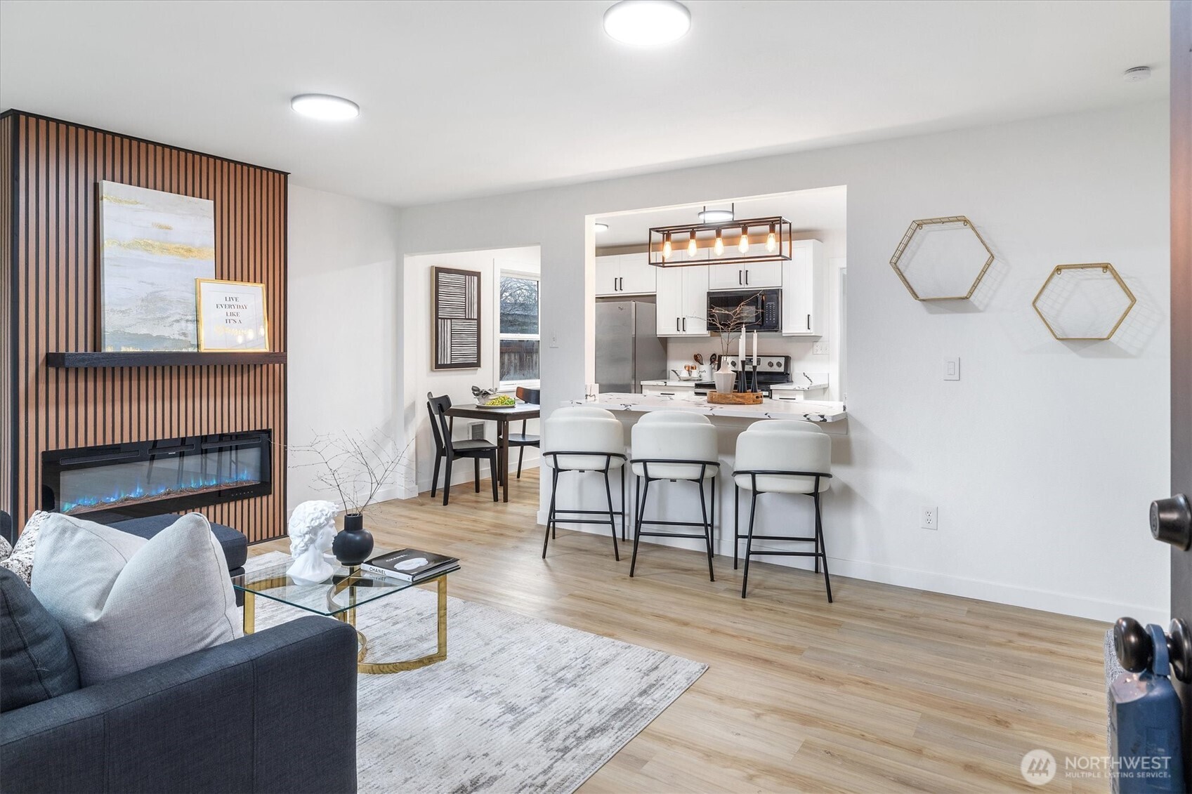 4611 S Reade St , Tacoma, WA 98409