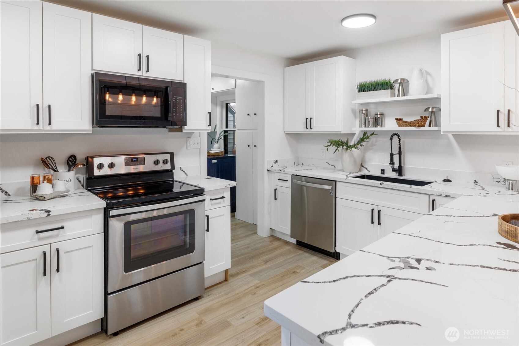 4611 S Reade St , Tacoma, WA 98409