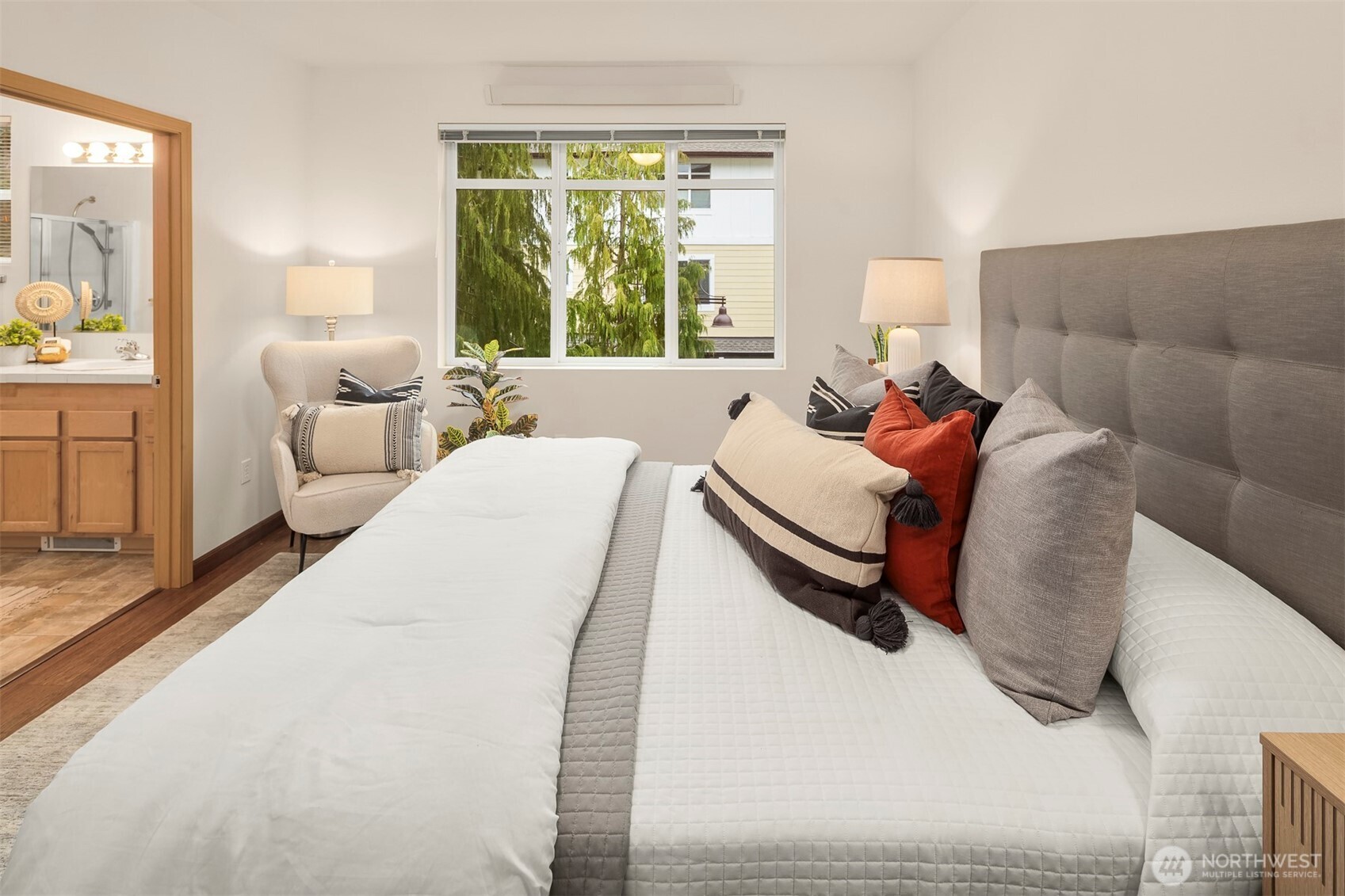 23940 NE 115th Lane #202, Redmond, WA 98053