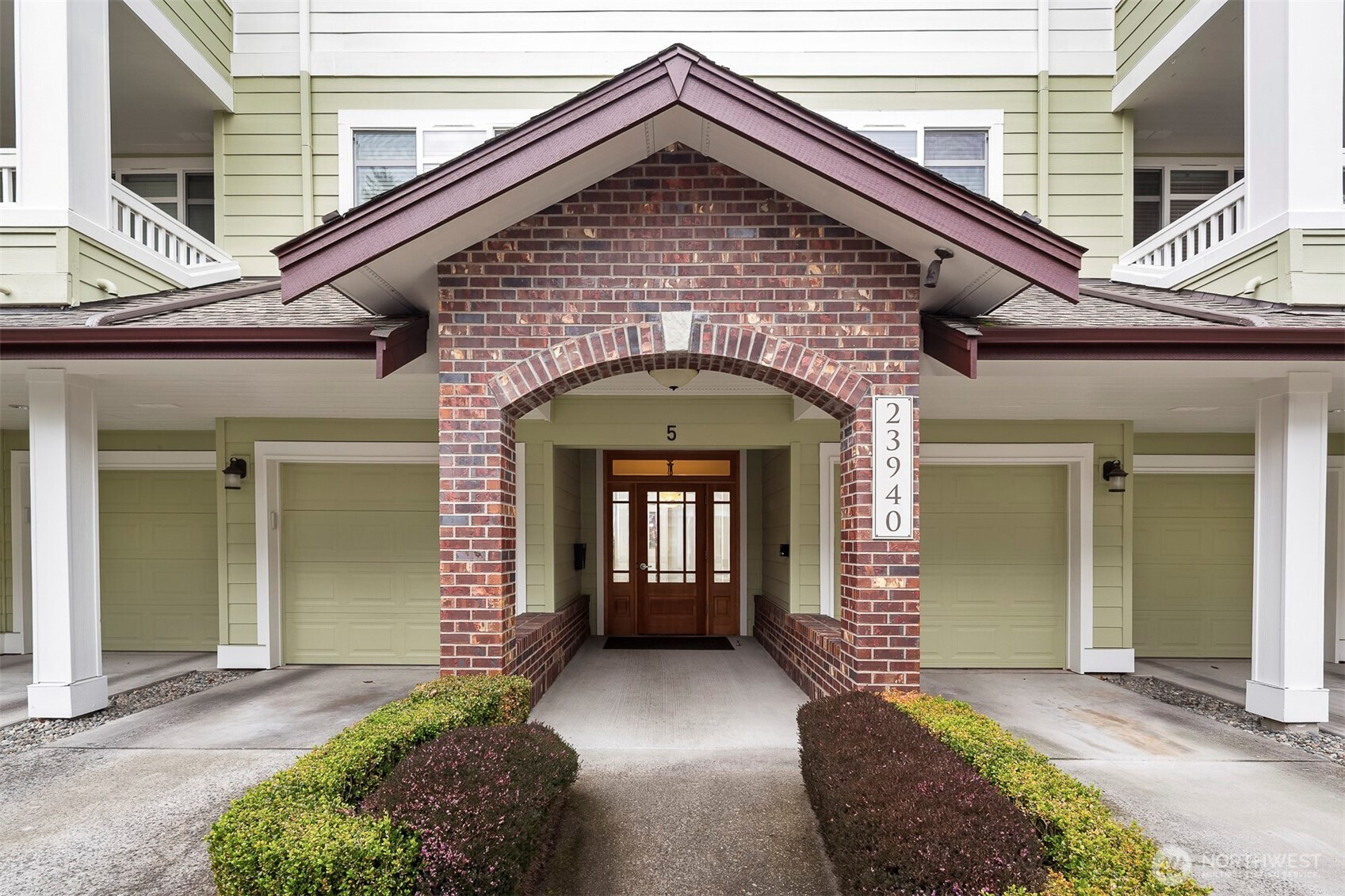 23940 NE 115th Lane #202, Redmond, WA 98053