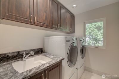 9160 NE 19th Street , Clyde Hill, WA 98004 - Photo 16