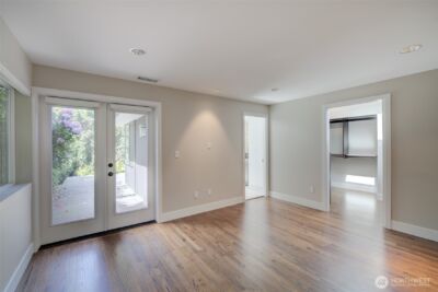 9160 NE 19th Street , Clyde Hill, WA 98004 - Photo 17