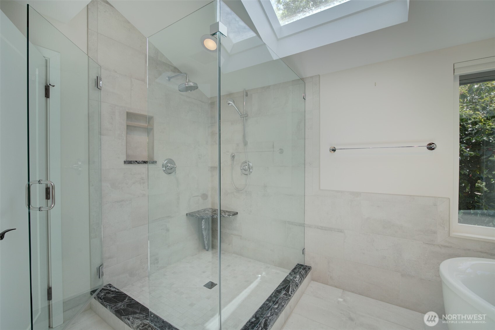 9160 NE 19th Street , Clyde Hill, WA 98004