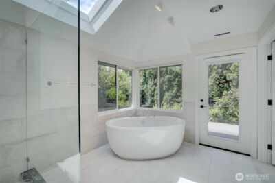 9160 NE 19th Street , Clyde Hill, WA 98004 - Photo 20