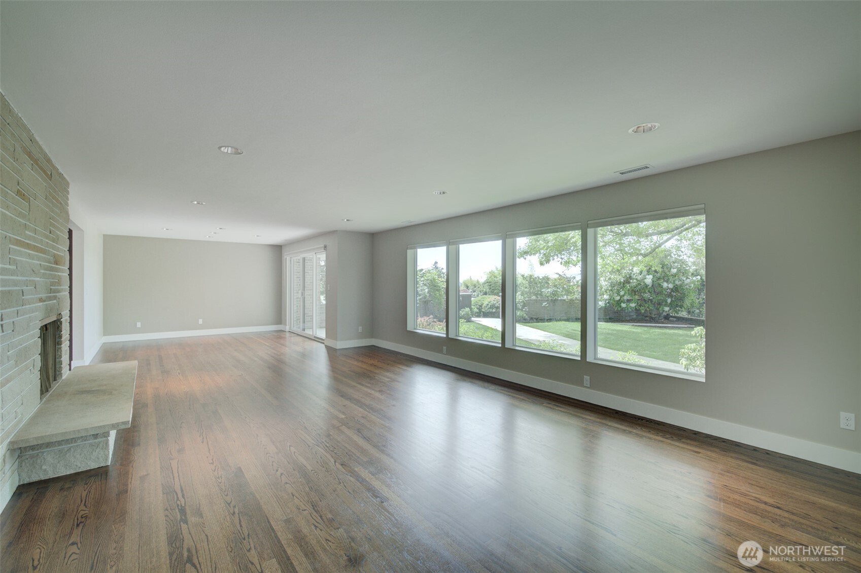 9160 NE 19th Street , Clyde Hill, WA 98004