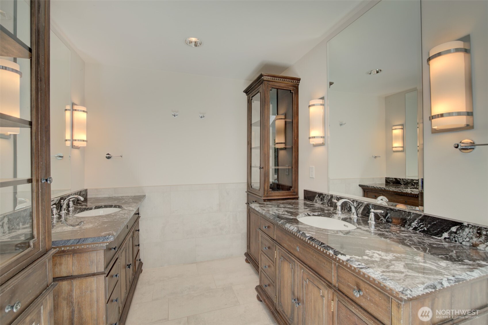 9160 NE 19th Street , Clyde Hill, WA 98004