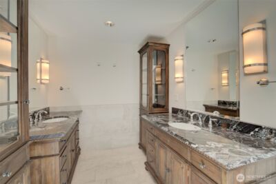 9160 NE 19th Street , Clyde Hill, WA 98004 - Photo 21