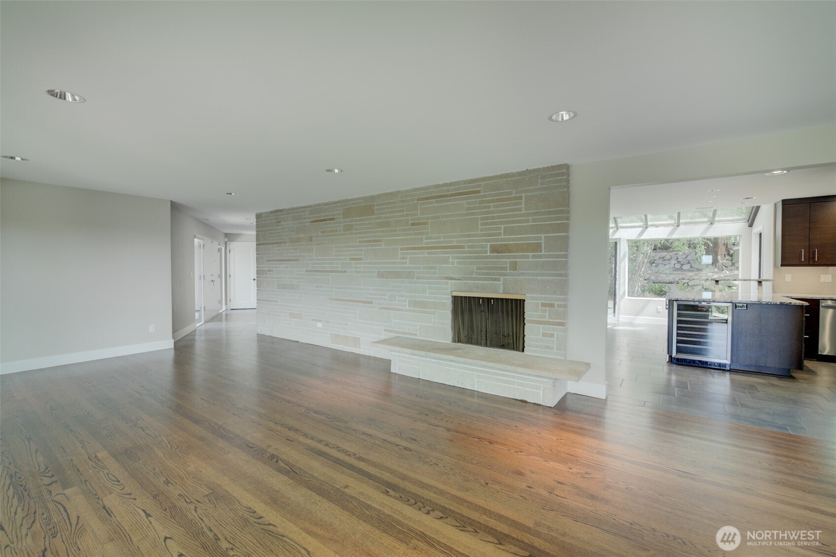 9160 NE 19th Street , Clyde Hill, WA 98004